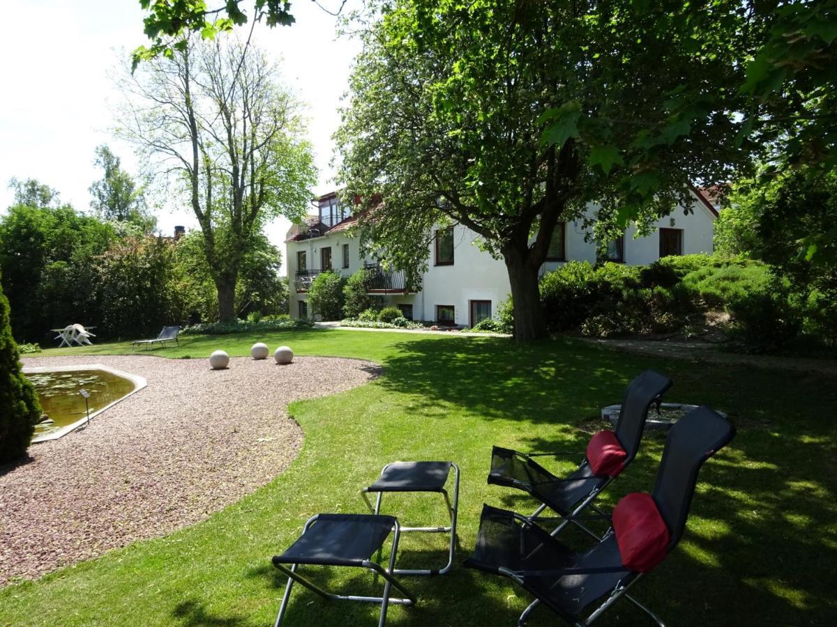 Laegenhet Thujan, Solrosen I Simrishamn-Oesterlen Exterior photo